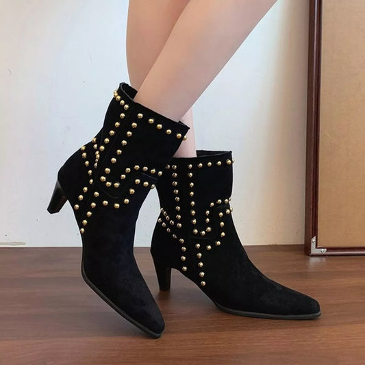 HOT STYLE ｜Suede Studs Point Toe Kitten Heels Boots in 2 Colours