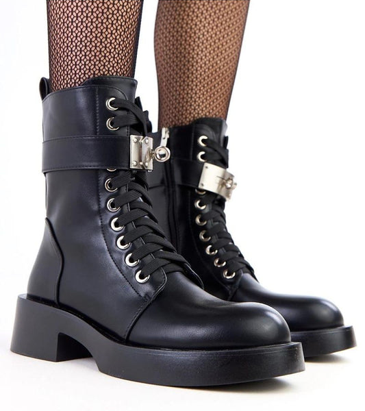  Trapper shoes model 218818 Solea 