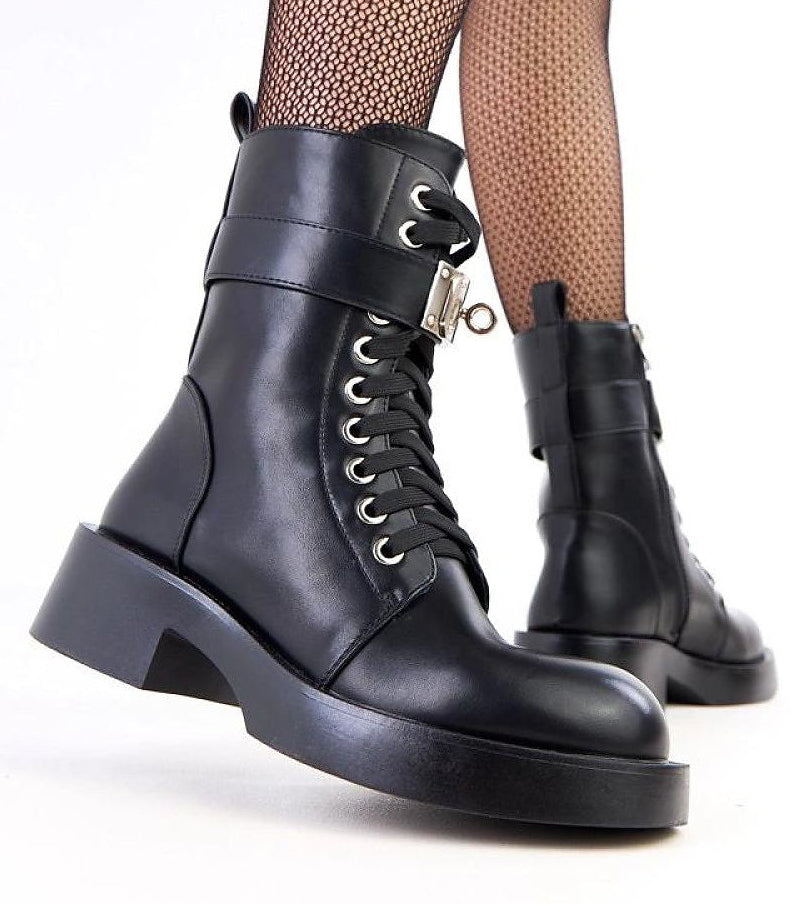  Trapper shoes model 218818 Solea 